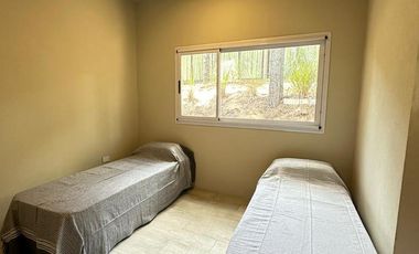 Casa en venta, 5 ambientes, Barrio cerrado - VILLAROBLES