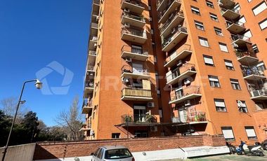Alquiler anual/semestral Depto 2 amb amoblado, cochera/seguridad 24hs - centro San Isidro