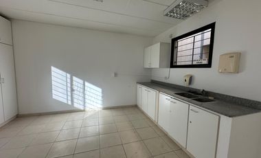 ALQUILER OFICINAS  240 M2  O DEPOSITO PRODUCTOS LIVIANOS  PREDIO INDUSTRIAL ESCOBAR KM 47,5