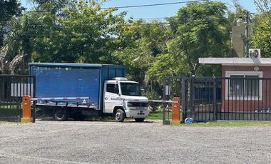 ALQUILER OFICINAS  240 M2  O DEPOSITO PRODUCTOS LIVIANOS  PREDIO INDUSTRIAL ESCOBAR KM 47,5
