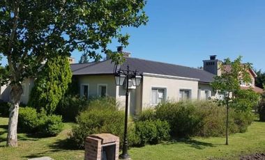 “HARAS DEL SUR” C.C.-Chalet-1 pta-300m golf-5amb.-Pil.-Sup. cub. 231m2-Sup. Terr. 1588m2