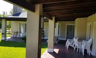 “HARAS DEL SUR” C.C.-Chalet-1 pta-300m golf-5amb.-Pil.-Sup. cub. 231m2-Sup. Terr. 1588m2