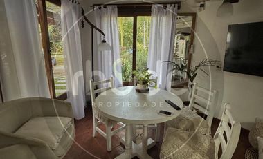 Chalet con cochera en Costa del Este - Calle Claveles e/ Pensamientos y Lilas al 1242