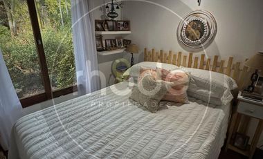 Chalet con cochera en Costa del Este - Calle Claveles e/ Pensamientos y Lilas al 1242