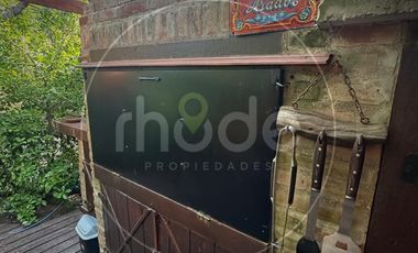 Chalet con cochera en Costa del Este - Calle Claveles e/ Pensamientos y Lilas al 1242