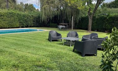 Casa de 4 Dormitorios en Alquiler en Santa María de los Olivos