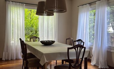 Casa de 4 Dormitorios en Alquiler en Santa María de los Olivos