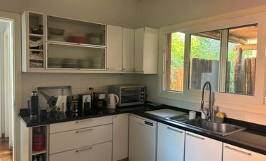 Casa de 4 Dormitorios en Alquiler en Santa María de los Olivos