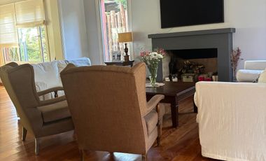 Casa de 4 Dormitorios en Alquiler en Santa María de los Olivos