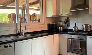 Casa de 4 Dormitorios en Alquiler en Santa María de los Olivos