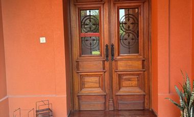 Casa de 4 Dormitorios en Alquiler en Santa María de los Olivos