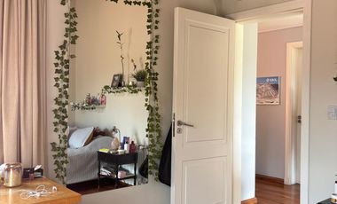 Casa de 4 Dormitorios en Alquiler en Santa María de los Olivos