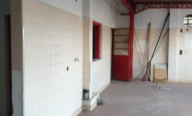 VENTA–Av.Ader 1100-Edif.comercial-2ptas-apto uso Com./Prof/Vvda.-Sup.375m2-Terr. 303m2