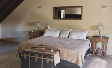 Casa en venta en Burzaco con pileta