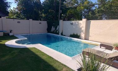 Casa en venta en Burzaco con pileta