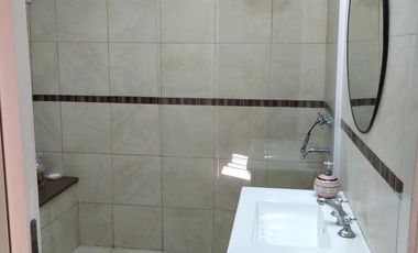 Casa en venta en Burzaco con pileta