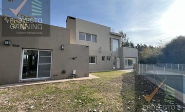 Casa en alquiler en Barrio Don Joaquín Canning
