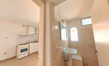 ALQUILER DE CASA 2D AARON CASTELLANOS 2545  B MATIENZO  CORDOBA
