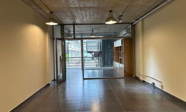 VENTA LOCAL 64 M2  