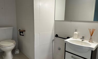 VENTA LOCAL 64 M2  