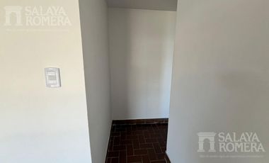 Departamento  en alquiler - Olivos-  2 ambientes piso alto vista al rio