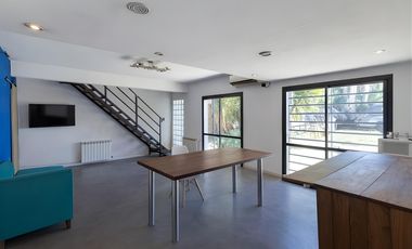 VENTA CASA DE 4 AMBIENTES CON AMPLIO GALPÓN EN QUILMES