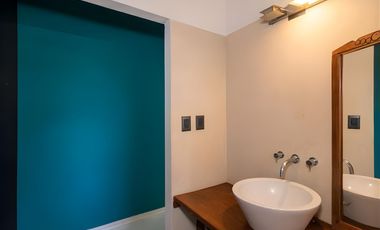 VENTA CASA DE 4 AMBIENTES CON AMPLIO GALPÓN EN QUILMES