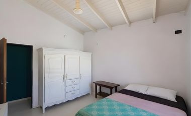 VENTA CASA DE 4 AMBIENTES CON AMPLIO GALPÓN EN QUILMES