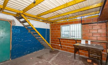 VENTA CASA DE 4 AMBIENTES CON AMPLIO GALPÓN EN QUILMES