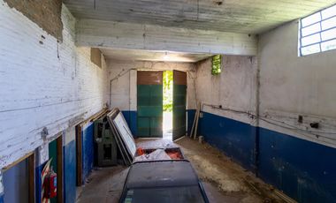 VENTA CASA DE 4 AMBIENTES CON AMPLIO GALPÓN EN QUILMES