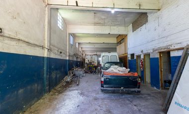 VENTA CASA DE 4 AMBIENTES CON AMPLIO GALPÓN EN QUILMES