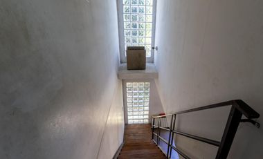 VENTA CASA DE 4 AMBIENTES CON AMPLIO GALPÓN EN QUILMES