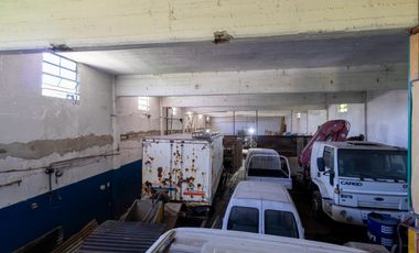 VENTA CASA DE 4 AMBIENTES CON AMPLIO GALPÓN EN QUILMES