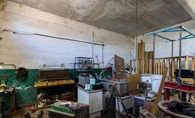 VENTA CASA DE 4 AMBIENTES CON AMPLIO GALPÓN EN QUILMES