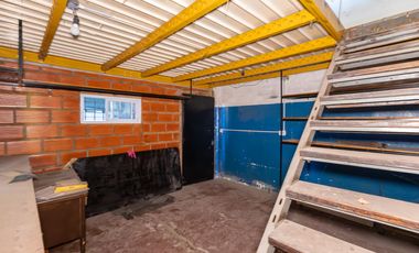 VENTA CASA DE 4 AMBIENTES CON AMPLIO GALPÓN EN QUILMES