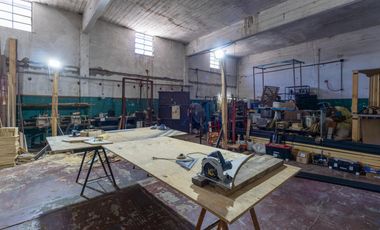 VENTA CASA DE 4 AMBIENTES CON AMPLIO GALPÓN EN QUILMES