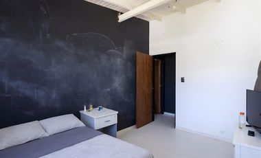 VENTA CASA DE 4 AMBIENTES CON AMPLIO GALPÓN EN QUILMES