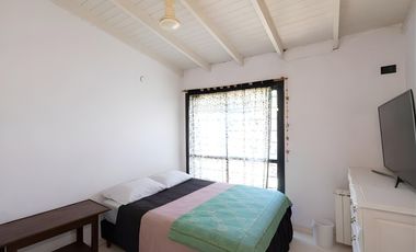 VENTA CASA DE 4 AMBIENTES CON AMPLIO GALPÓN EN QUILMES