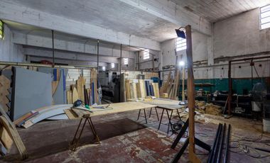 VENTA CASA DE 4 AMBIENTES CON AMPLIO GALPÓN EN QUILMES