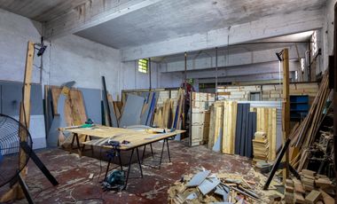 VENTA CASA DE 4 AMBIENTES CON AMPLIO GALPÓN EN QUILMES