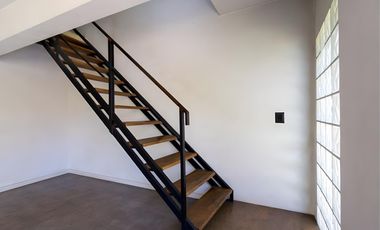 VENTA CASA DE 4 AMBIENTES CON AMPLIO GALPÓN EN QUILMES