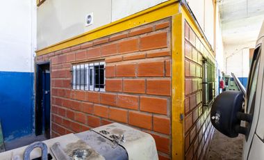 VENTA CASA DE 4 AMBIENTES CON AMPLIO GALPÓN EN QUILMES