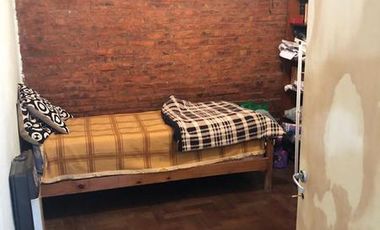 CASA 3 AMBIENTES EN ESQUINA, IDEAL INVERSIÓN!