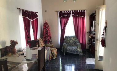 CASA 3 AMBIENTES EN ESQUINA, IDEAL INVERSIÓN!