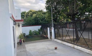 CASA 3 AMBIENTES EN ESQUINA, IDEAL INVERSIÓN!