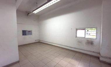 Excelentes naves industrial de 1000 m2 cubiertos en Hurlingham