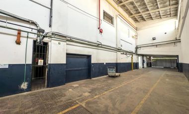 Excelentes naves industrial de 1000 m2 cubiertos en Hurlingham