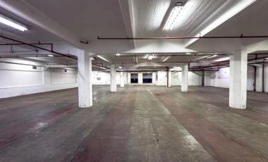 Excelentes naves industrial de 1000 m2 cubiertos en Hurlingham