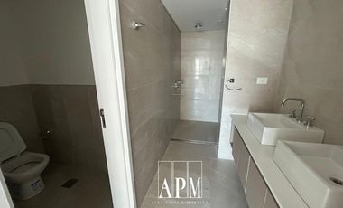 Penthouse a estrenar, con 349m2 propios