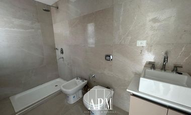 Penthouse a estrenar, con 349m2 propios